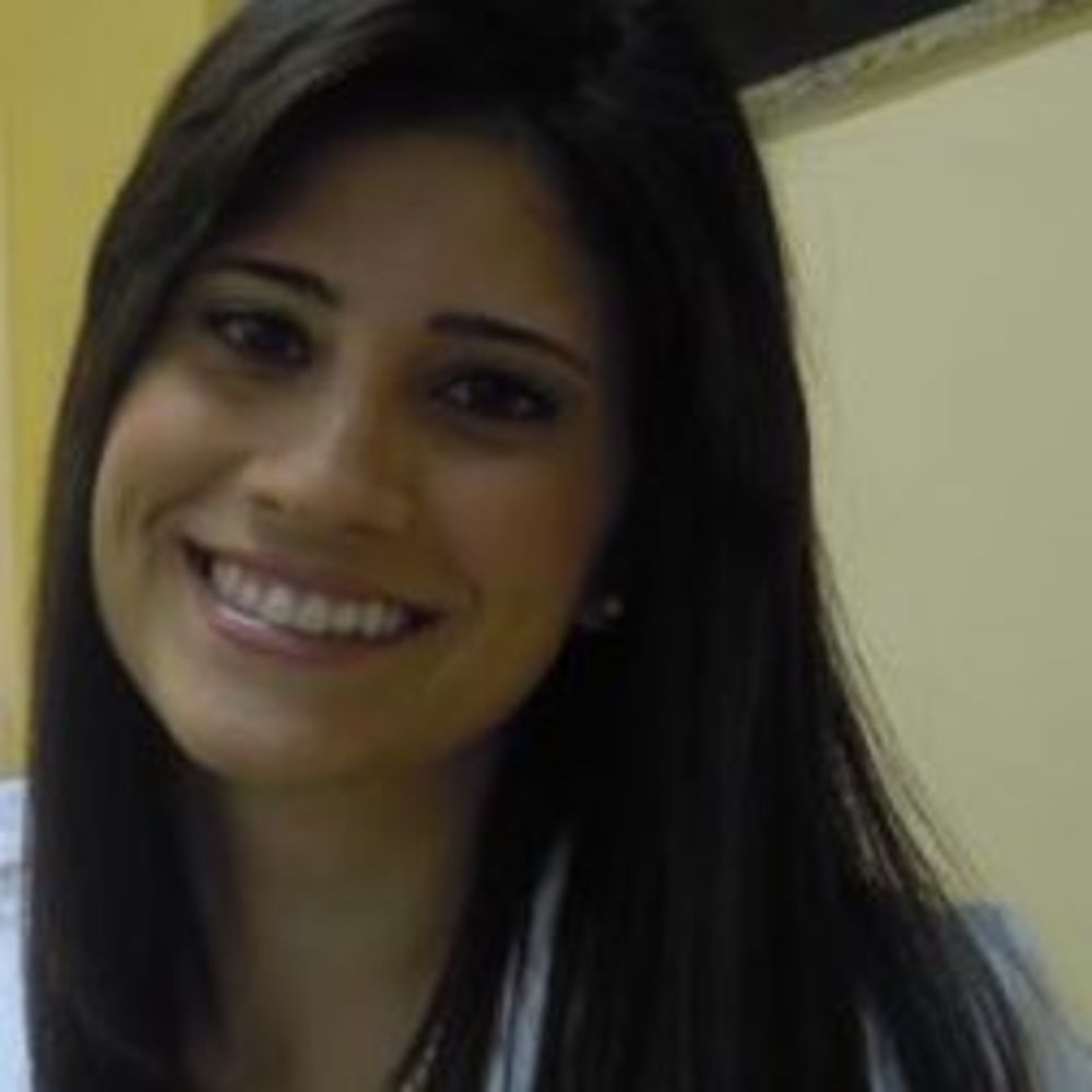 Meet your Posher, Larissa